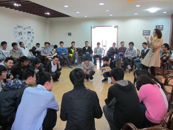 “释放压力、拥抱青春”——江南大学心理辅导入公寓活动成功举行