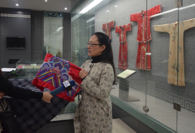 梁惠娥教授接受媒体采访