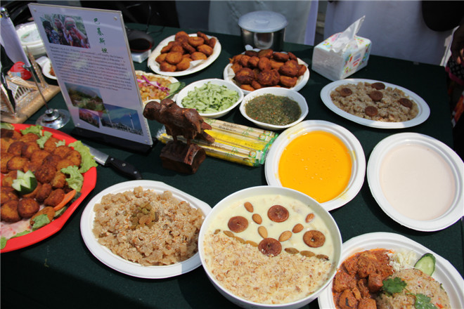 中外留学生为大家奉献了一场饕餮盛宴